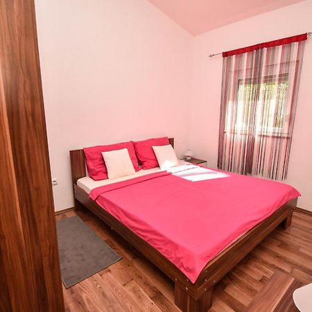 Apartmani Lukic Vir Buitenkant foto