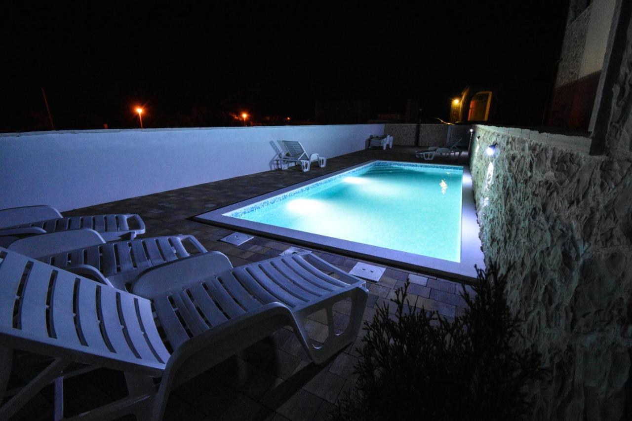 Apartmani Lukic Vir Buitenkant foto