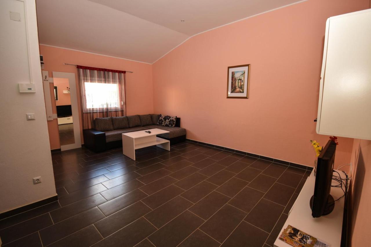 Apartmani Lukic Vir Buitenkant foto
