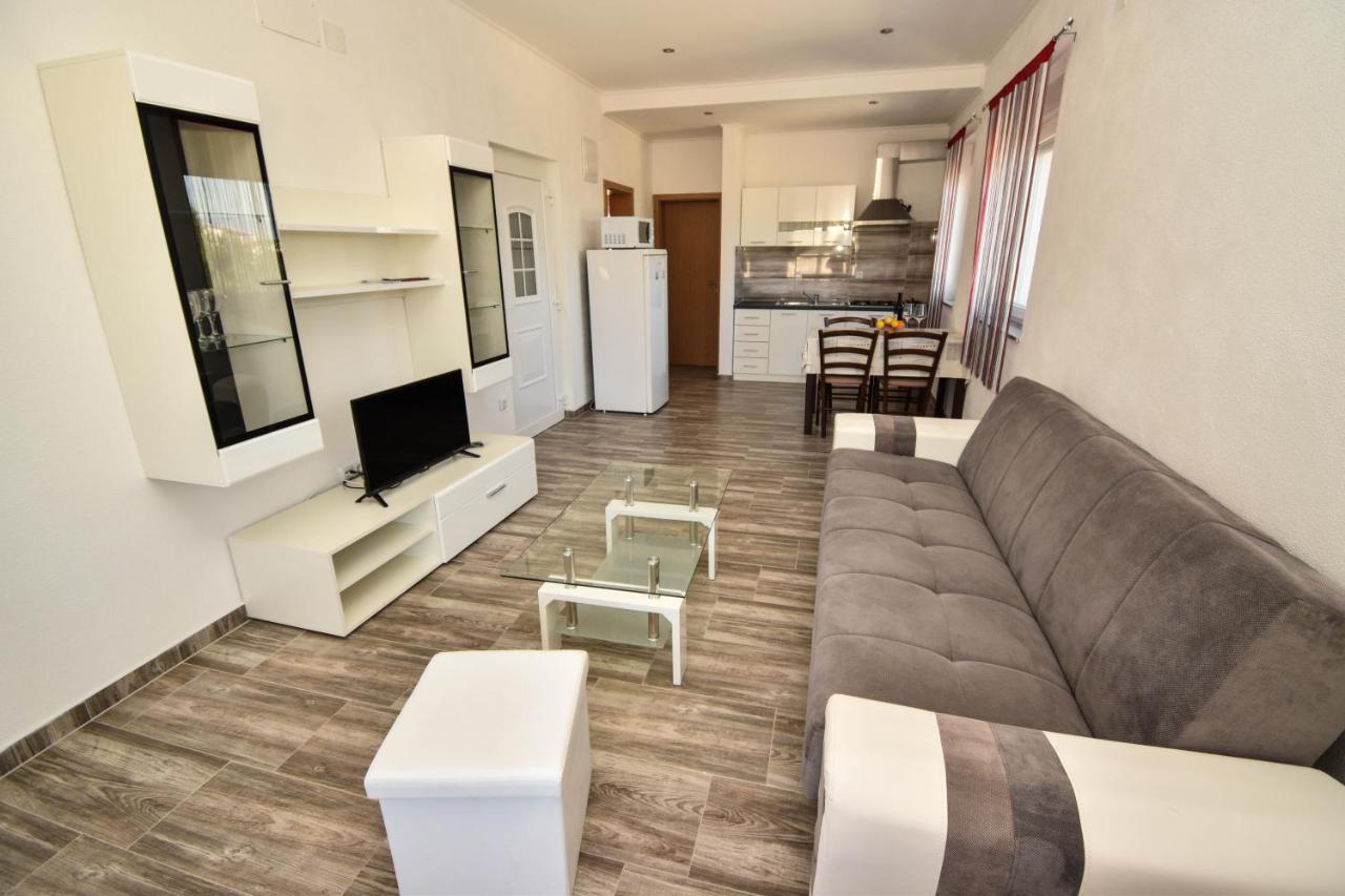 Apartmani Lukic Vir Buitenkant foto