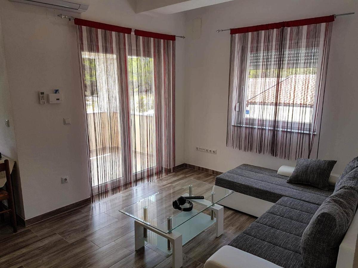 Apartmani Lukic Vir Buitenkant foto