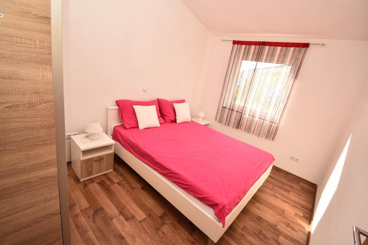Apartmani Lukic Vir Buitenkant foto